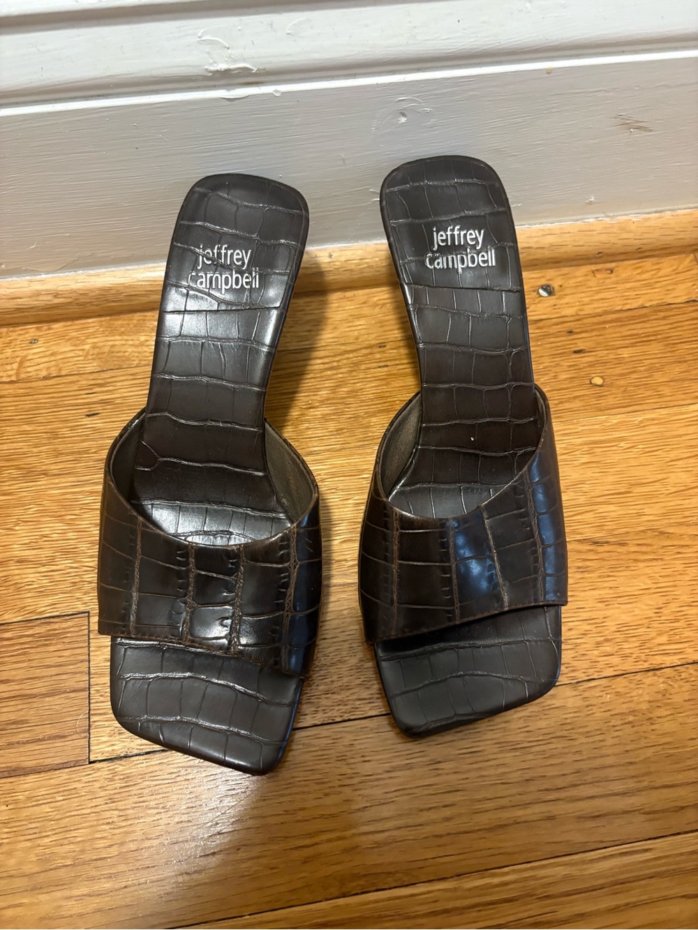Jeffrey Campbell Dark Brown Croc-Embossed Slide Kitten Heel  Mules - Picture 8 of 10